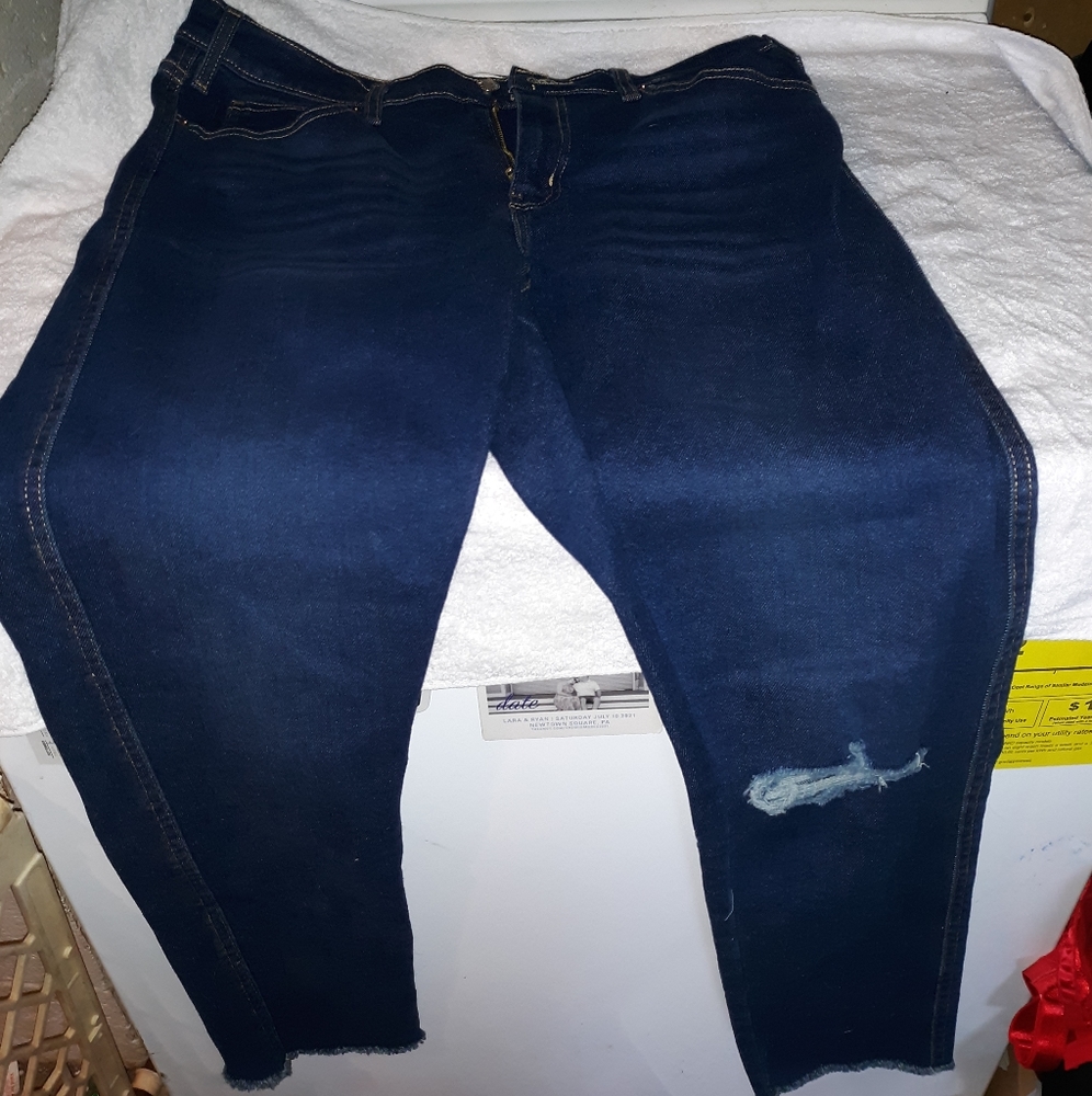 Levi Strauss Signature High Rise Distressed Skinny Jeans